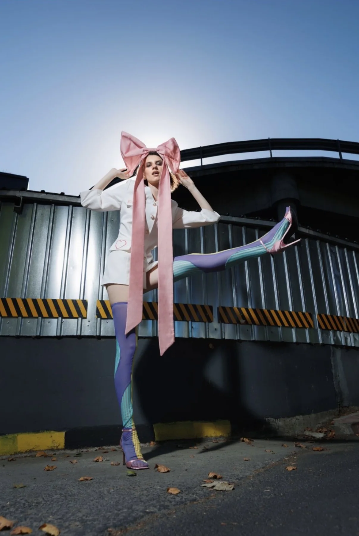 Editorial — Pink Bow