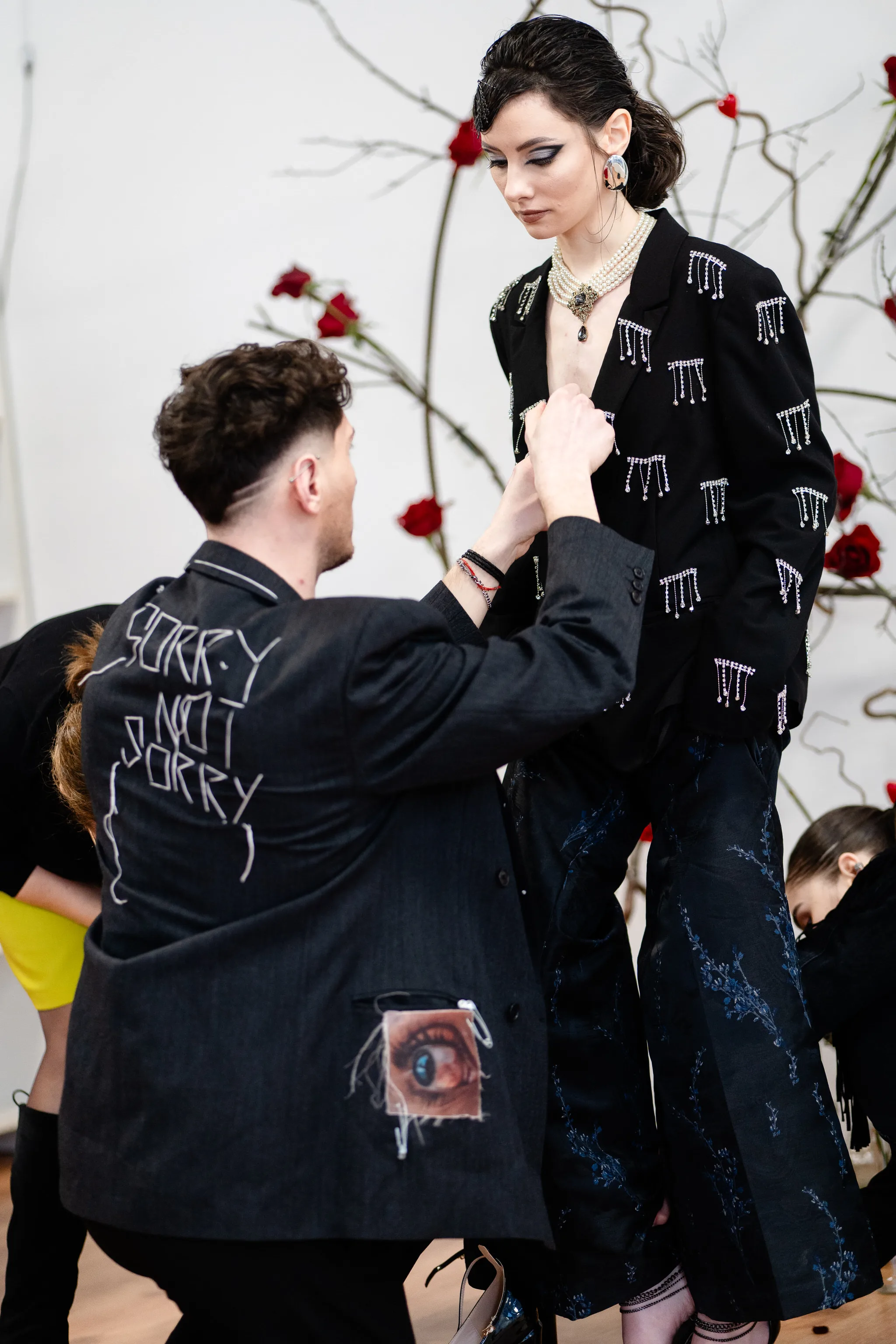 LFW — Fitting & Red Roses